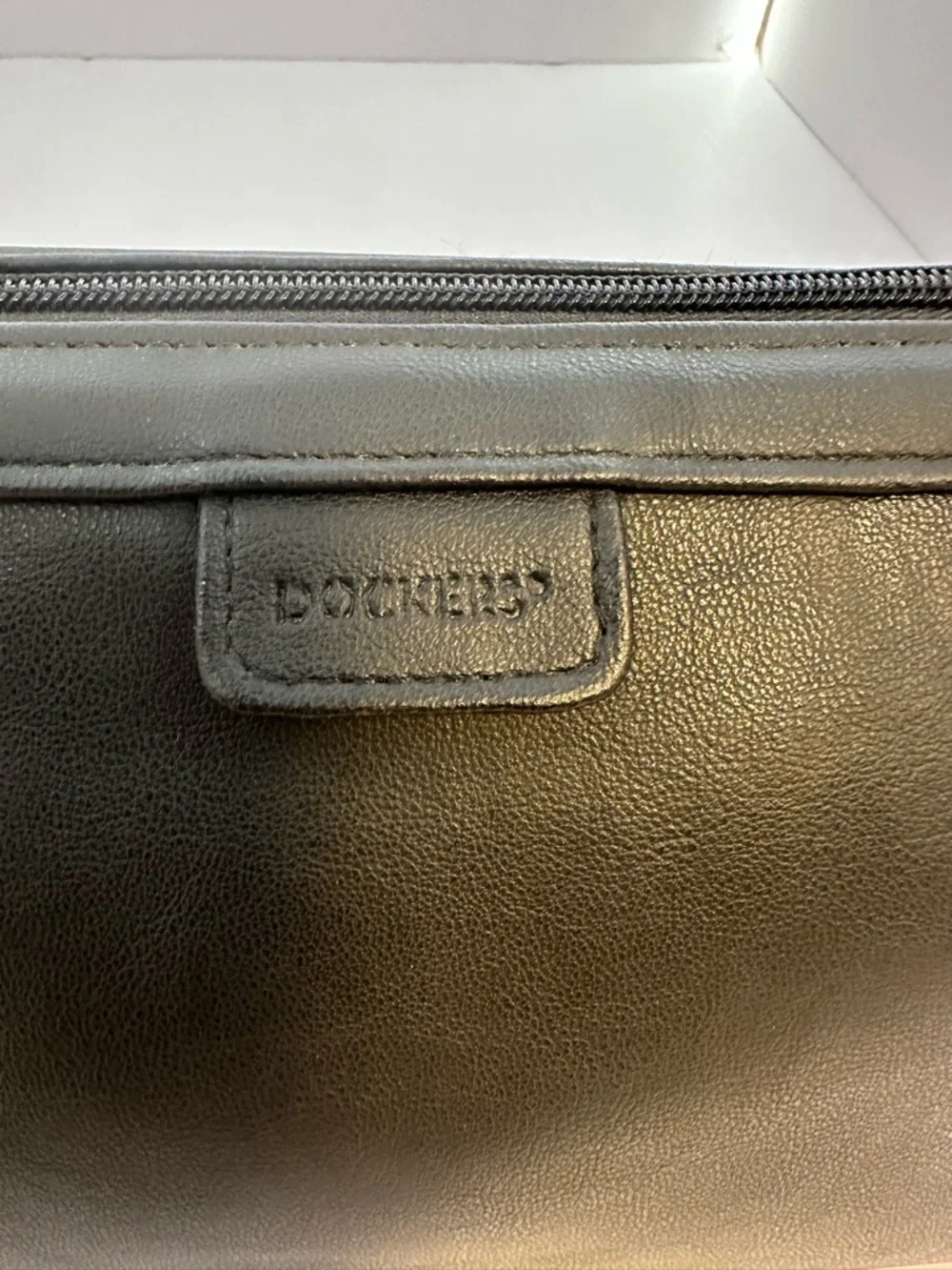 Dockers Black Leather Travel Toiletry Bag with Carry Handle